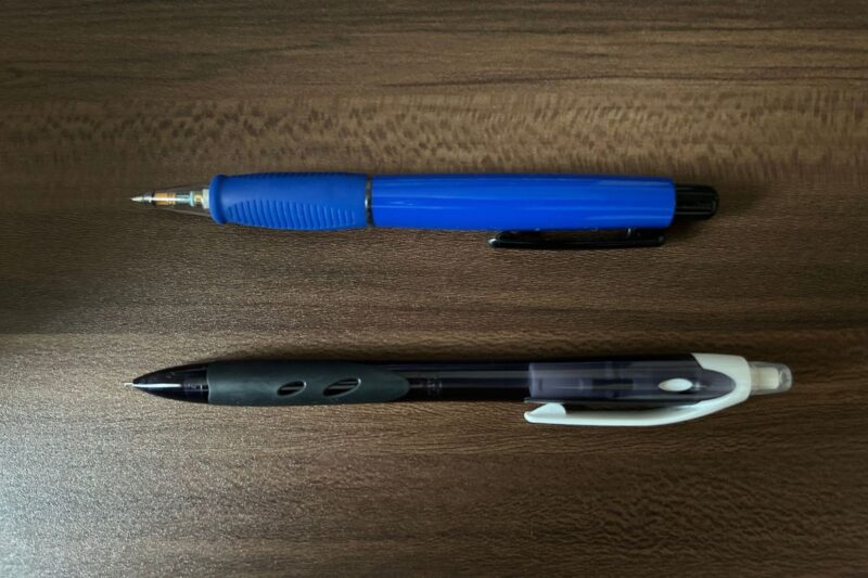 REXGRIPと、芯が折れにくいオ・レーヌのペン先構造の比較